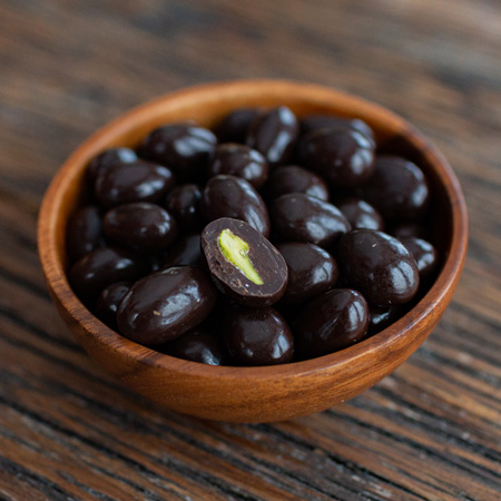 Фисташки в темном шоколаде фото