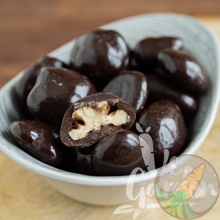 Грецкий орех в темном шоколаде фото